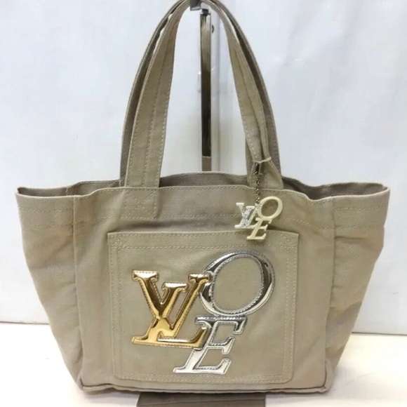 That’s Love authentic tote by Louis Vuitton AUTHENTIC! - Picture 15 of 15